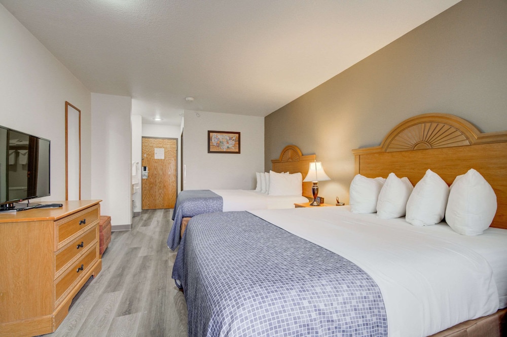 Room, 2 Queen Beds, Non Smoking (Pet Friendly)