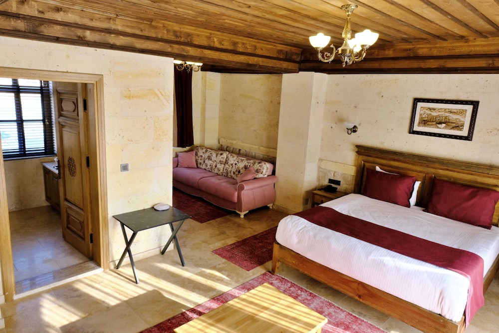 Deluxe Triple Room photo 1