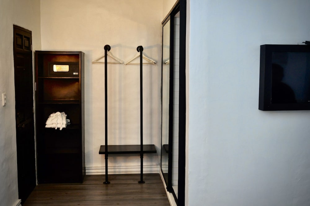 Standard Room, 1 Queen Bed