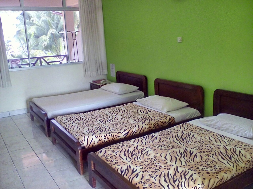 Deluxe Triple Room, 3 Twin Beds photo 2