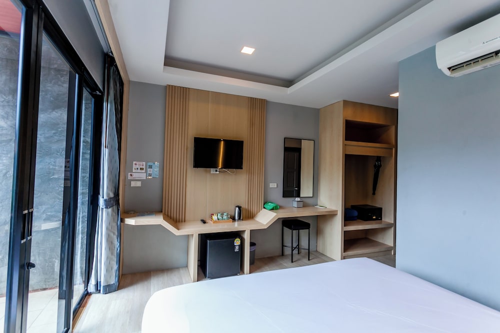 Superior Room, 1 Double Bed, Pool View photo 2