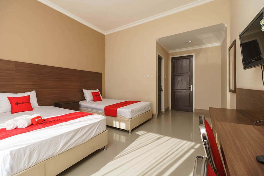 Twin Room (RedDoorz)