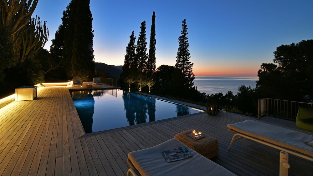 Villa photo 3