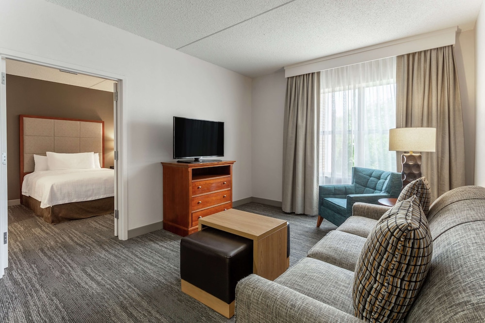 One Bedroom Suite, 1 King Bed - Photo 2