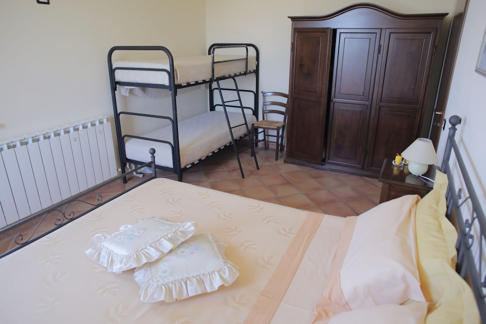 Quadruple Room, 2 Bedrooms (Albicocco)