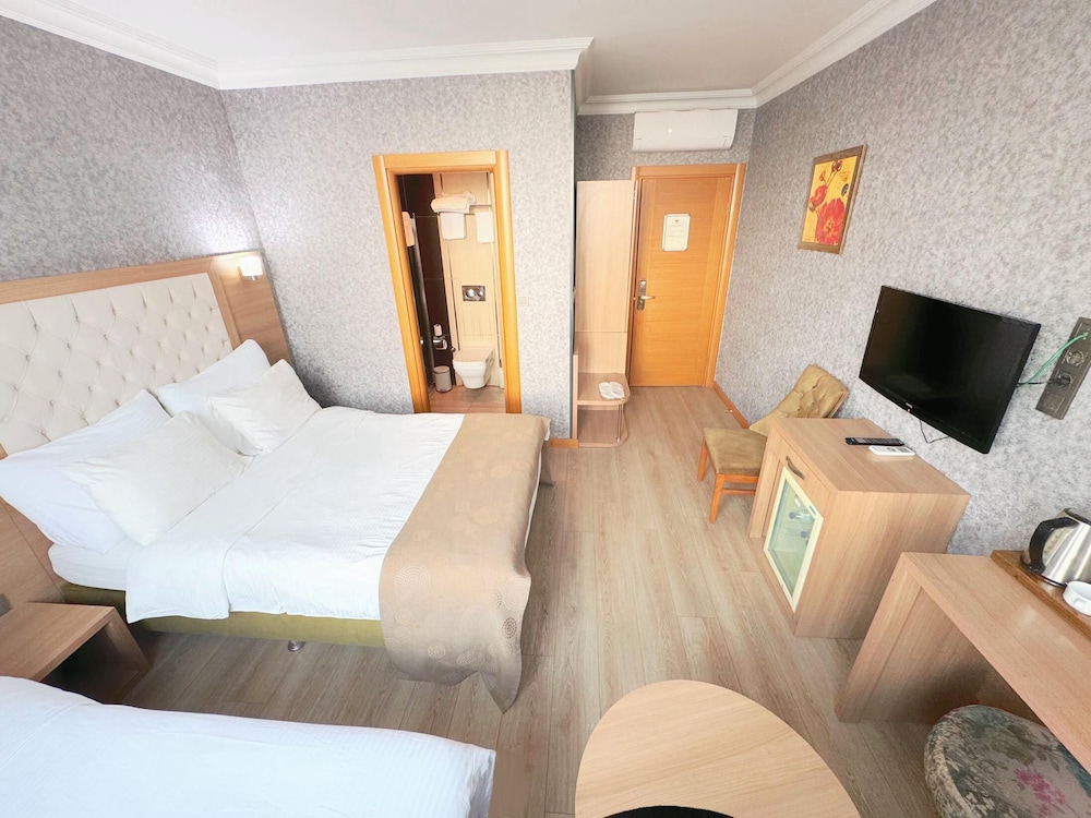 Standard Triple Room photo 2