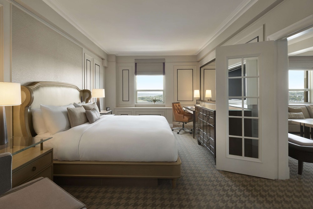 Fairmont Gold, Suite, 1 King Bed