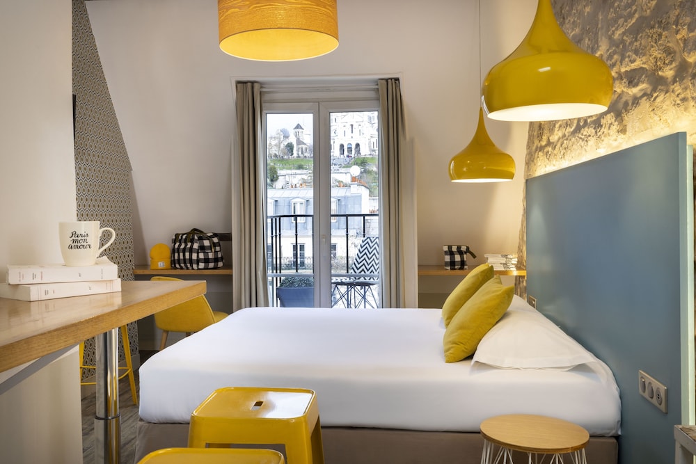 Quadruple Room with Balcony and View photo 1