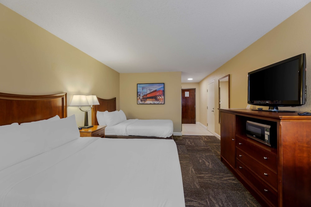 Standard Room, 2 Double Beds, Accessible, Refrigerator & Microwave - Photo 3