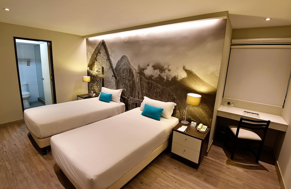 Standard Room, 2 Twin Beds - Photo 1