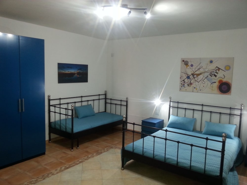 Classic Triple Room photo 2