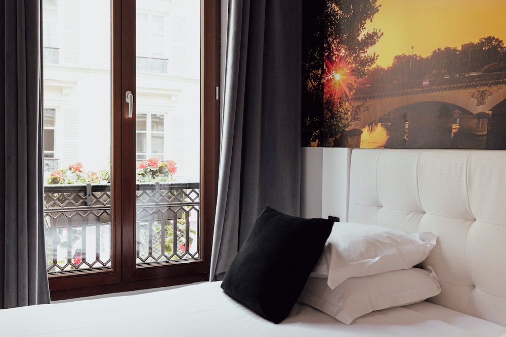 Deluxe Room for 2 (extra fee for extra bed) photo 3