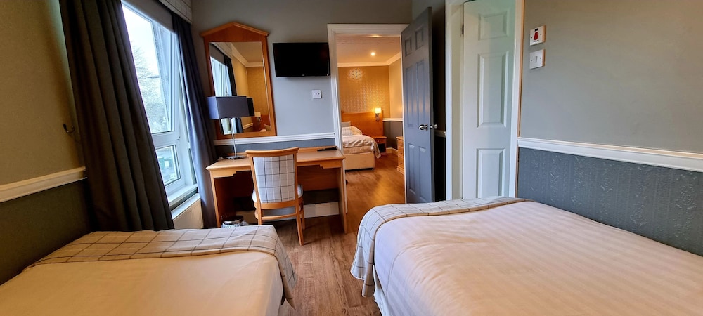 Standard Suite, Ensuite photo 3
