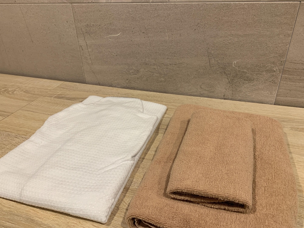 Standard Twin Room - Photo 7