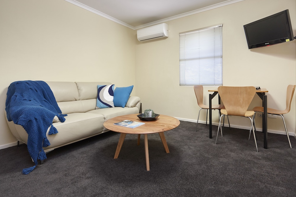 Apartment, 2 Bedrooms, Free Wi-Fi & Parking photo 1