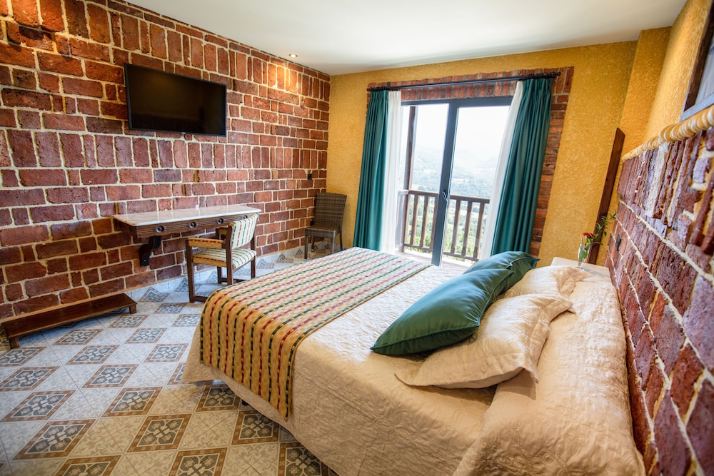 Standard Double or Twin Room - Photo 5