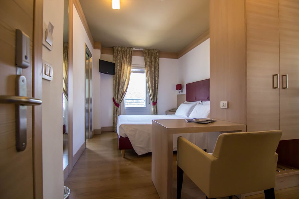 Double Or Twin Room (With Spa Access) - Photo 2