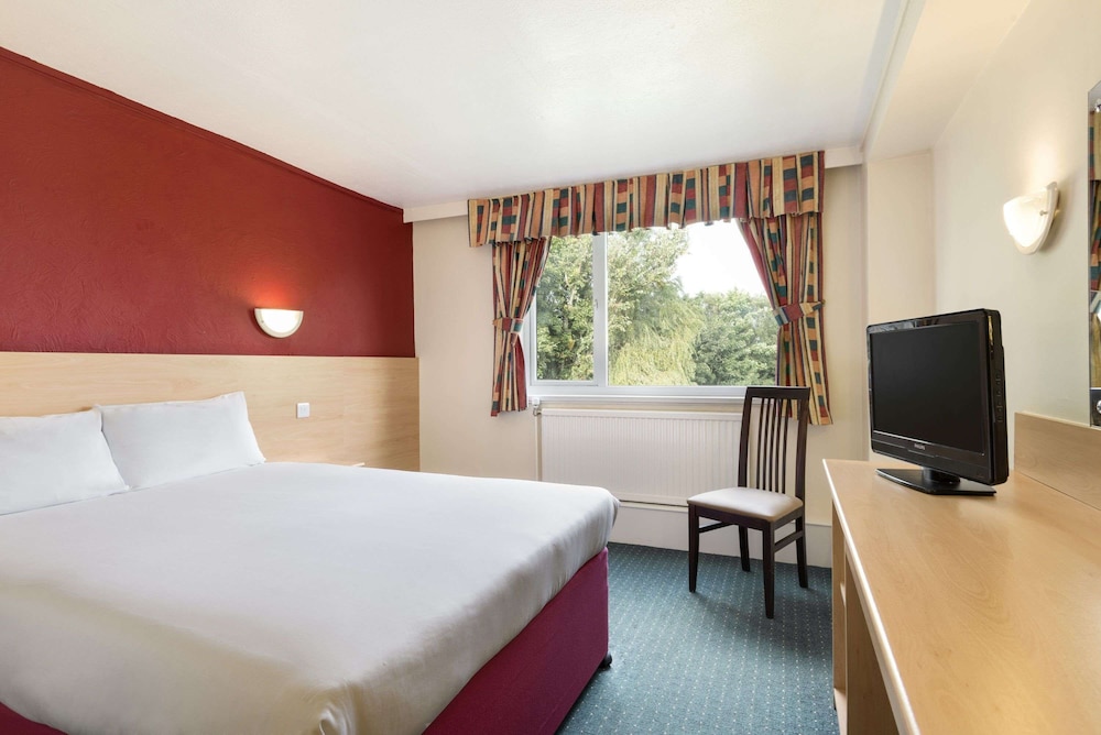 Room, 1 Double Bed, Non Smoking - Photo 1