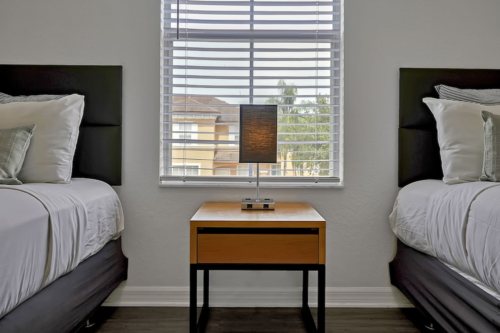 Standard Townhome, 4 Bedrooms, Hot Tub - Photo 9