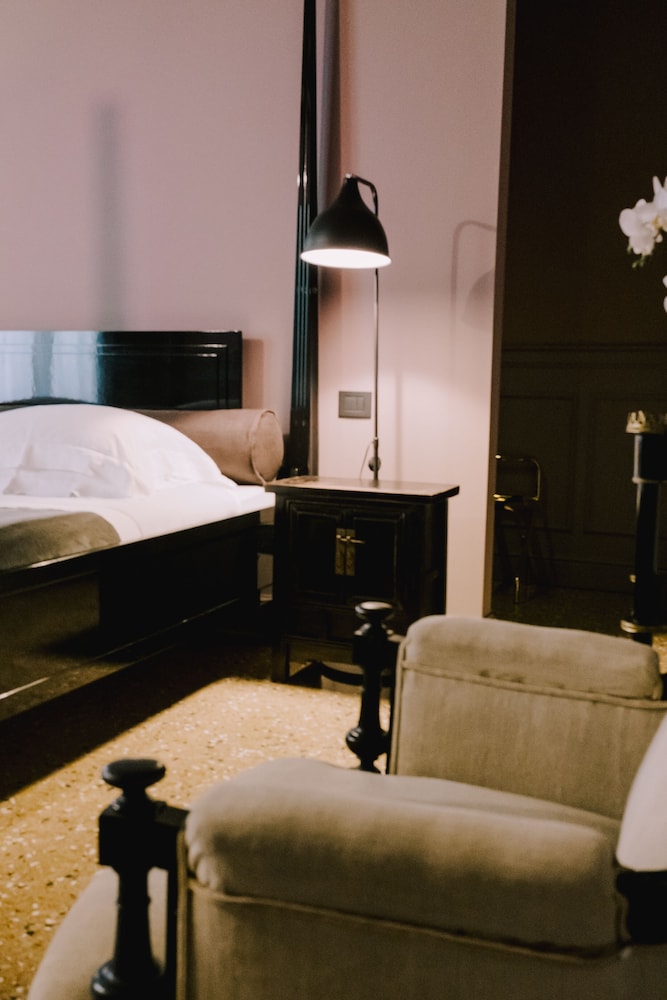 Executive Suite, 1 Bedroom photo 2