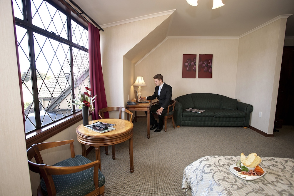 Deluxe Room - Photo 6