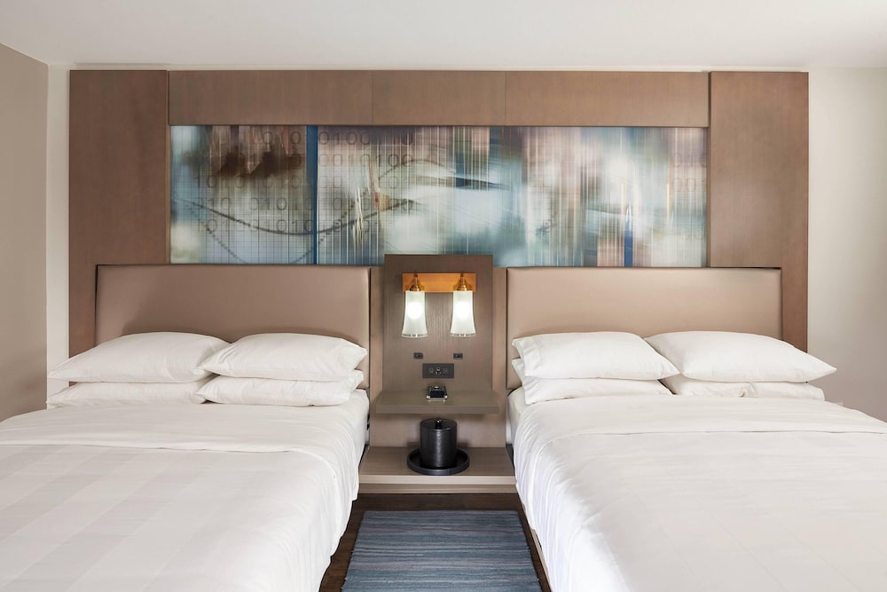 Room, 2 Queen Beds - Photo 3