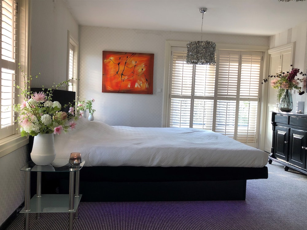 Double Room (Garden Room) photo 1