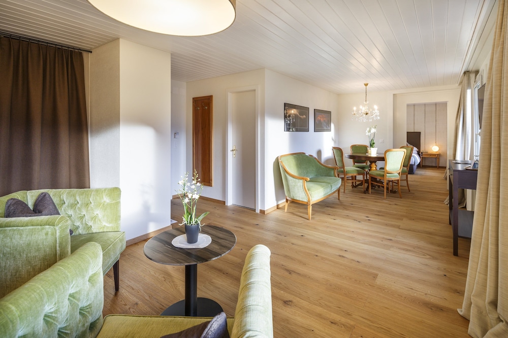 Deluxe Family Room, Balcony, Mountain View (Jungfrau) - Photo 3