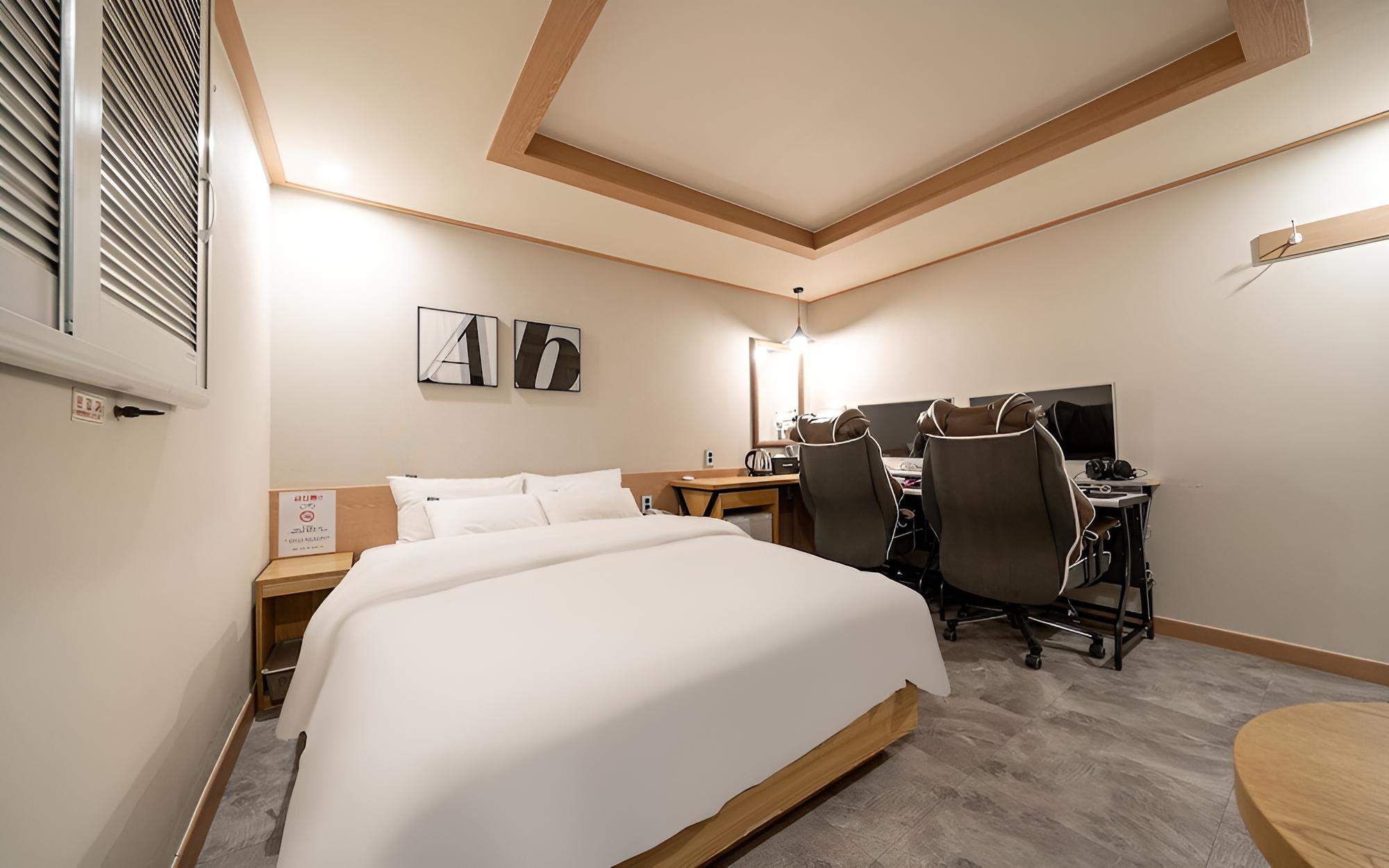 Room (3060 Gaming - Standard (2PC (RTX3060)) photo 1
