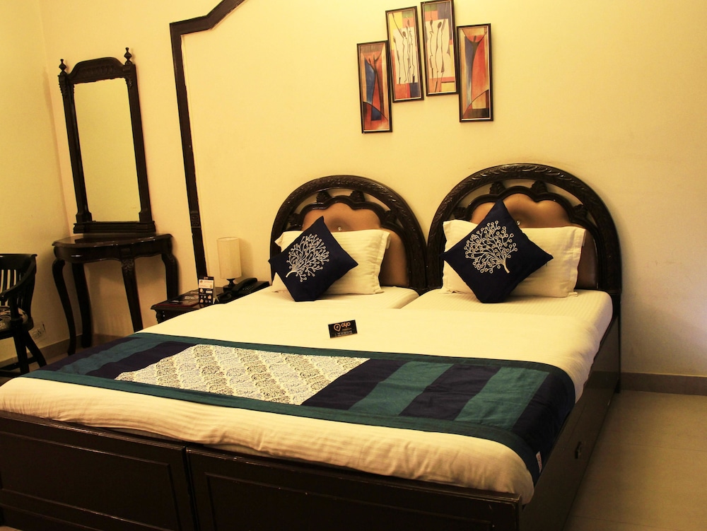 Standard Double Or Twin Room, Private Bathroom photo 2