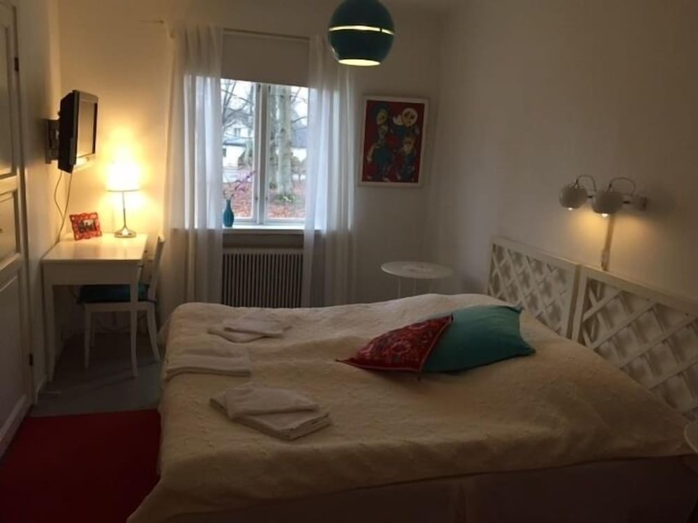 Double Room (No Pets) photo 1