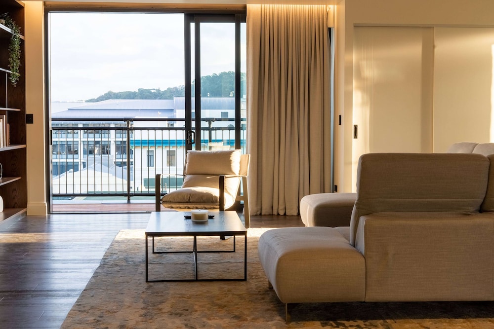 Luxury Penthouse, City View (4 King Beds) - Photo 1