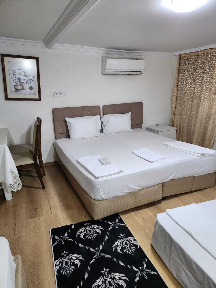 Classic Double or Twin Room, 3 Twin Beds photo 1
