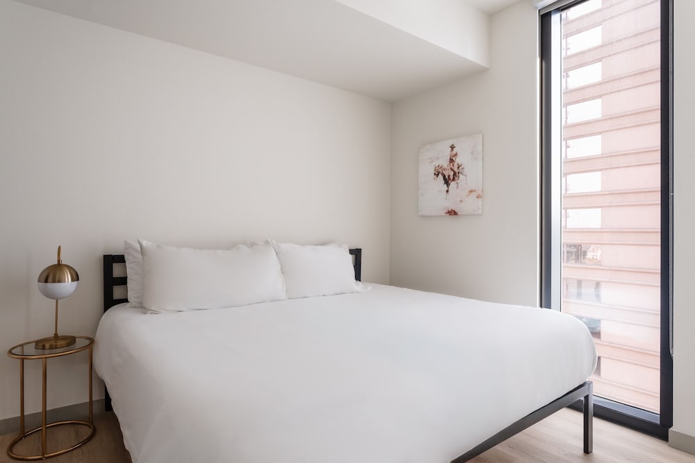 2 Bedroom Apartment (Self Check-in with Virtual Front Desk)