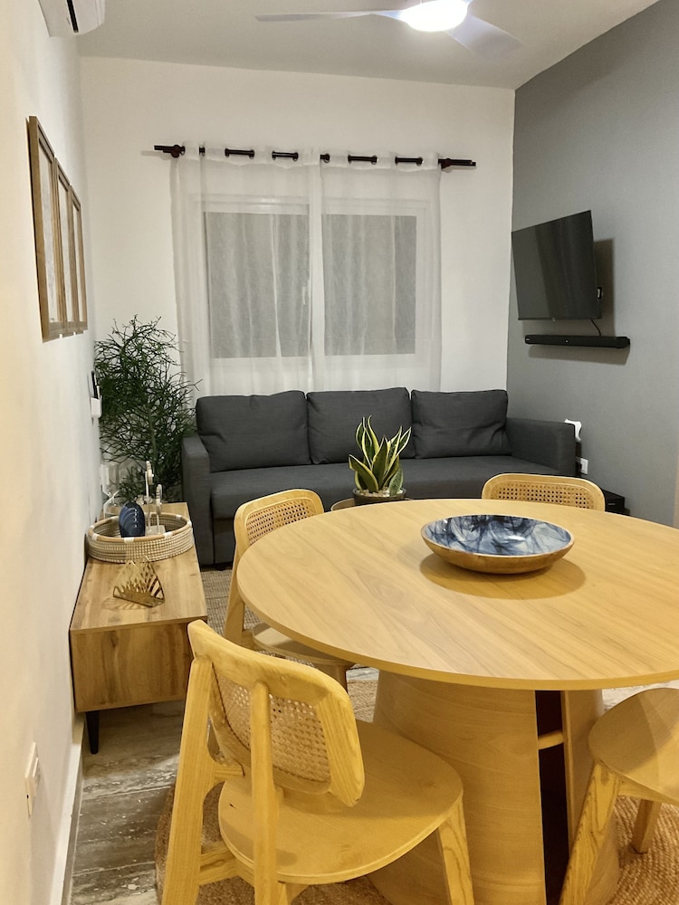 Junior Condo photo 1