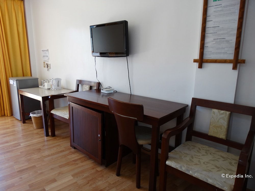 Family Room 1 photo 2