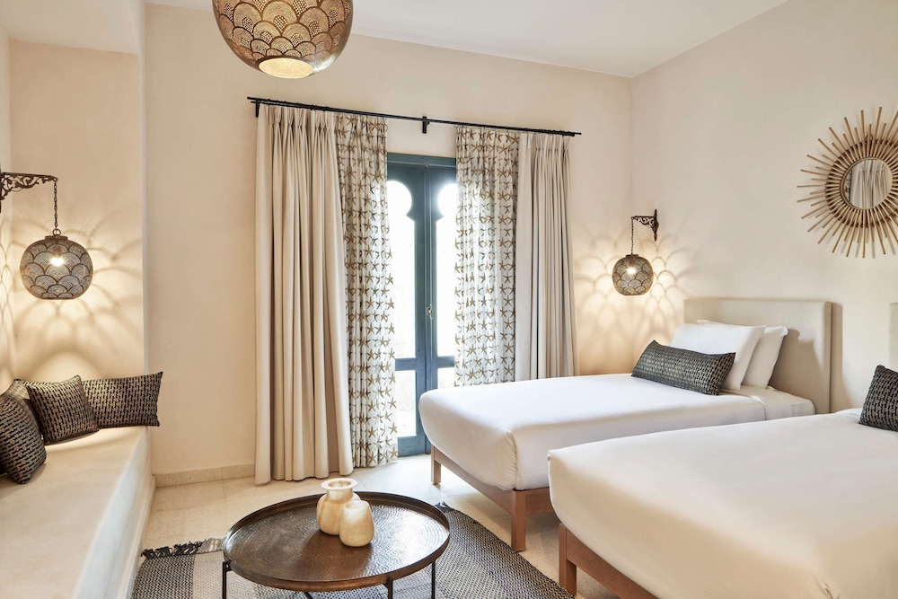 Deluxe Room - Photo 1