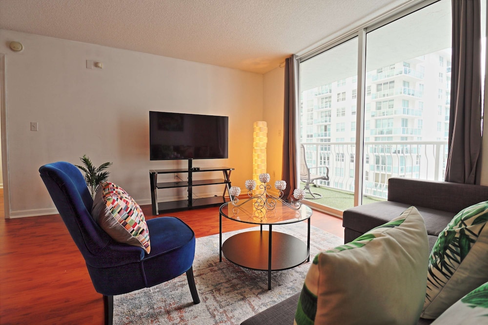 Apartment photo 2