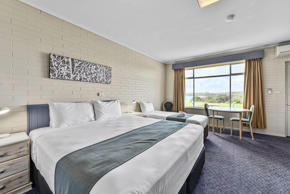 Room, Multiple Beds, Non Smoking (Efficiency)