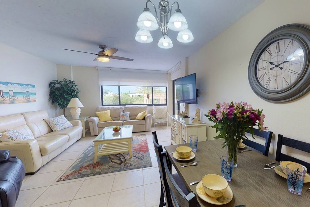 Condo (Siesta Sands Beach Resort 4th Floor w) photo 1