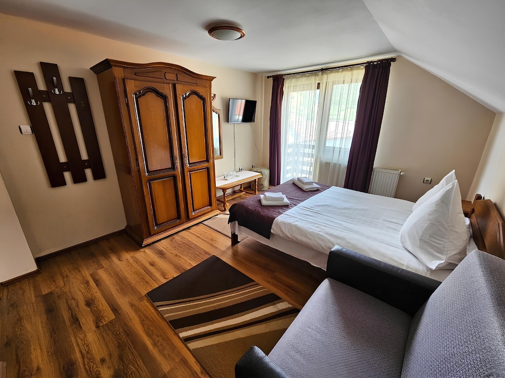 Room 12 photo 1