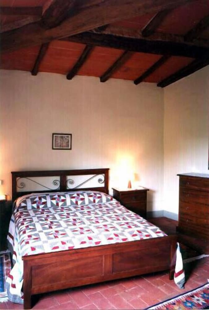 Apartment, 4 Bedrooms, 2 Bathrooms