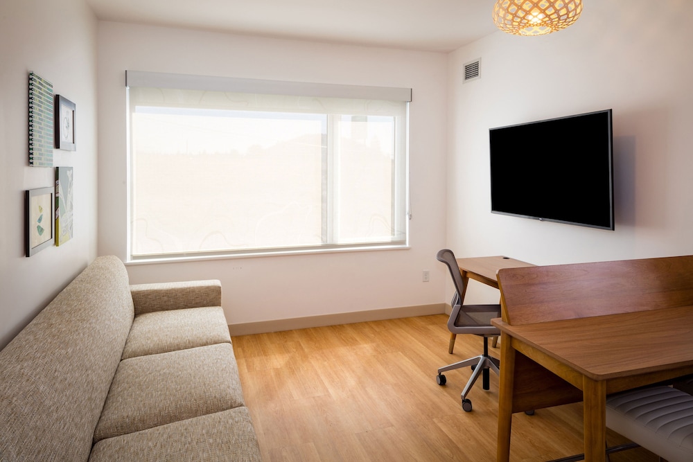 Executive Suite, 1 Bedroom - Photo 5