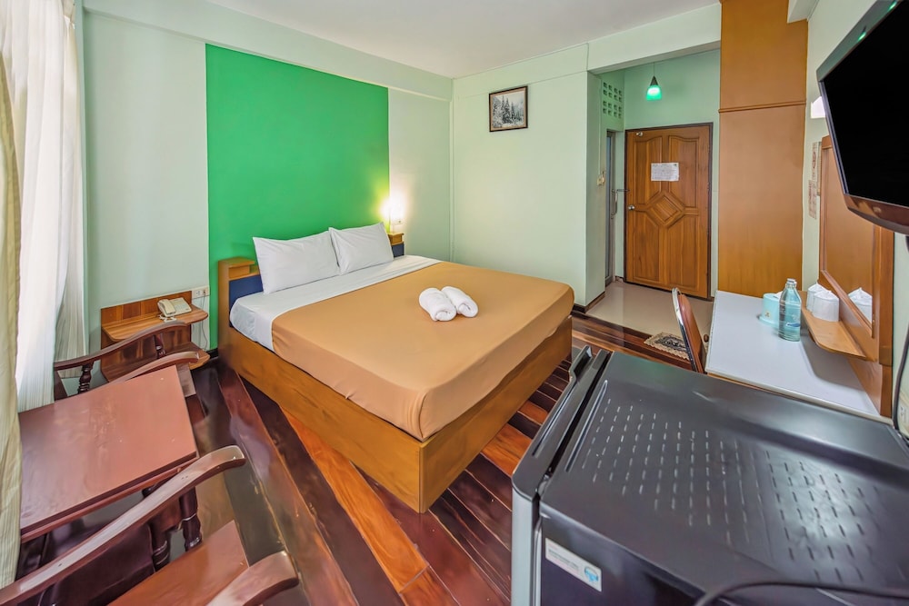Standard King Room - Photo 4