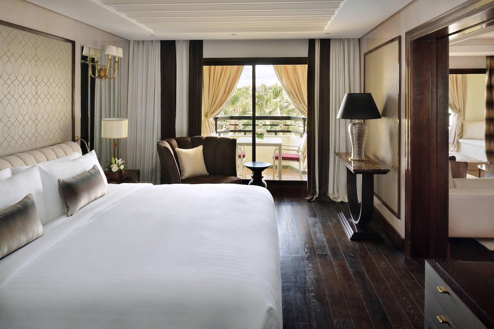 Suite, 1 King Bed, Balcony, Pool View - Photo 1