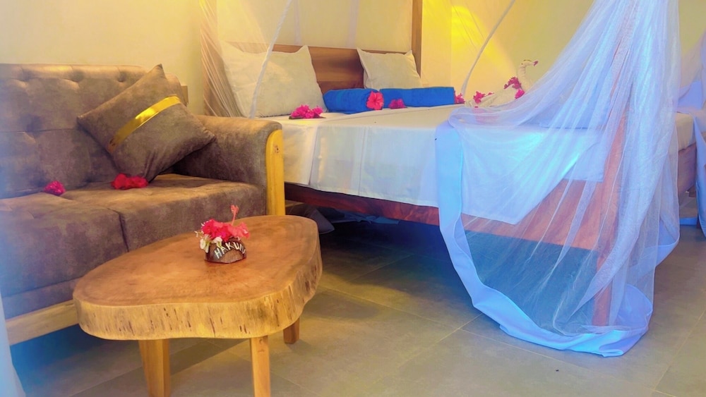 Deluxe Double Room, 1 Bedroom, Private Bathroom photo 3