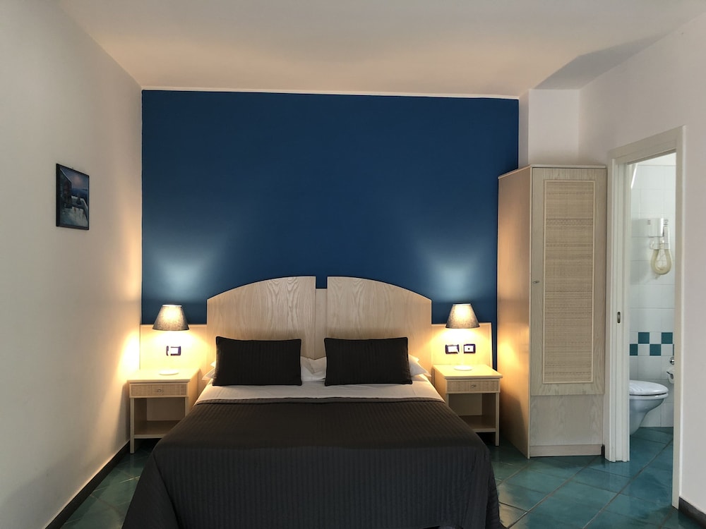Superior Double or Twin Room - Photo 1