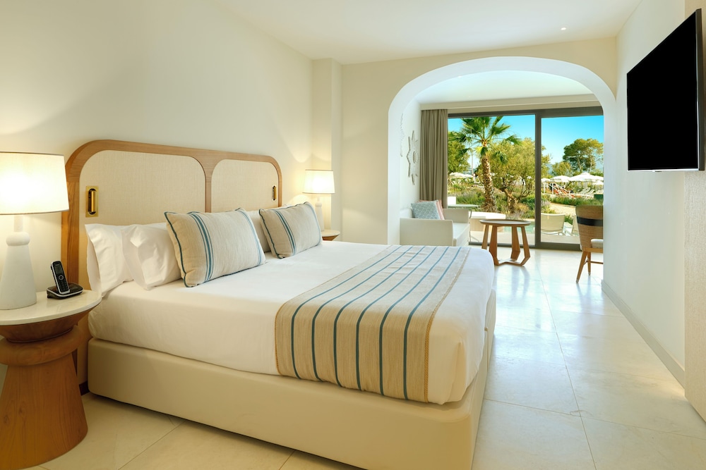 Junior Suite (Signature Level, Swim up) - Club Access Included - Photo 7