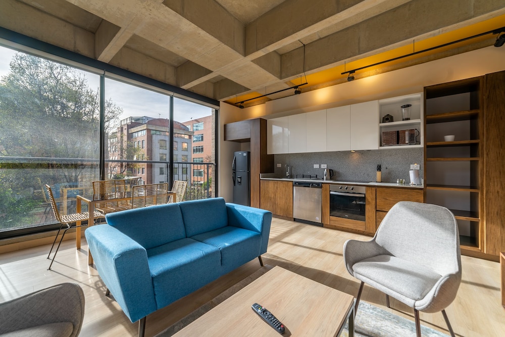 Apartment (401)