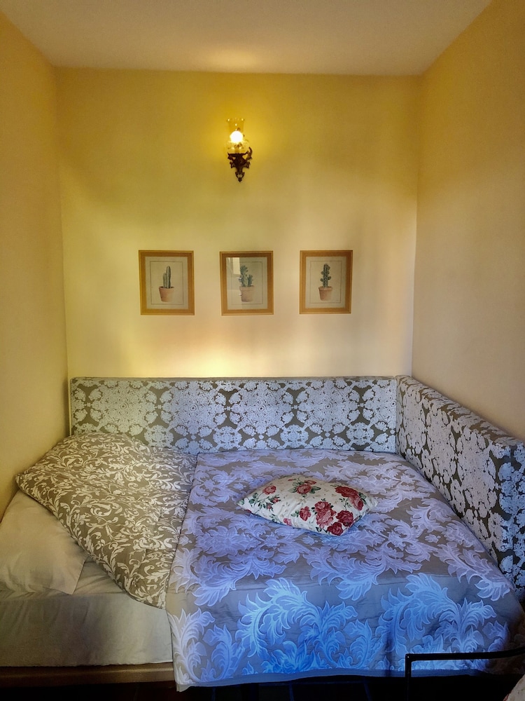 Economy Double Room photo 2